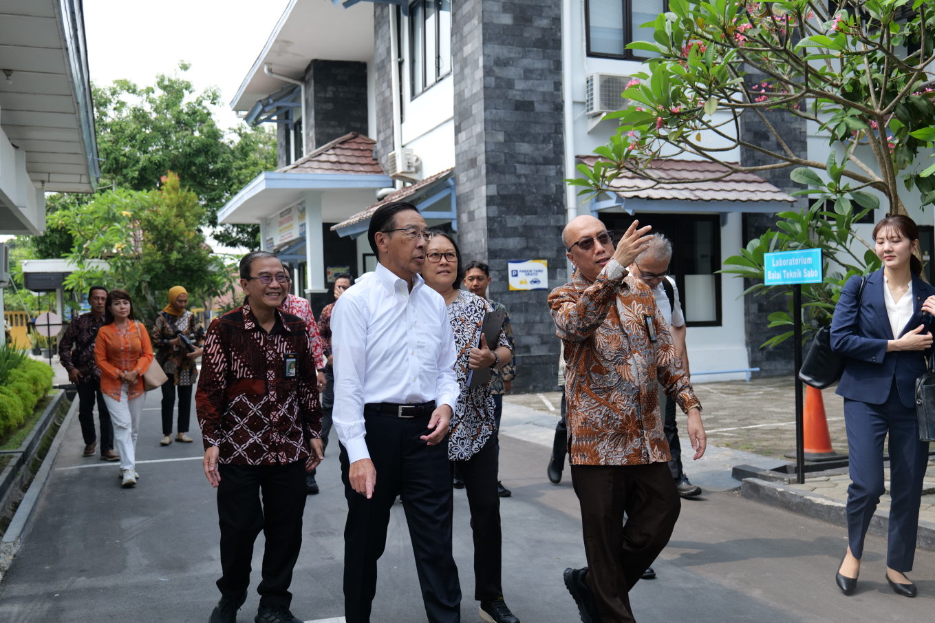 Kunjungan Gubernur Prefektur Kyoto, Jepang ke Balai Teknik Sabo